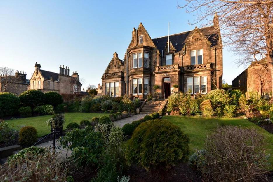 The Best Hotels in Edinburgh -Roseate Edinburgh Hotels Edinburgh - Nomadoverse