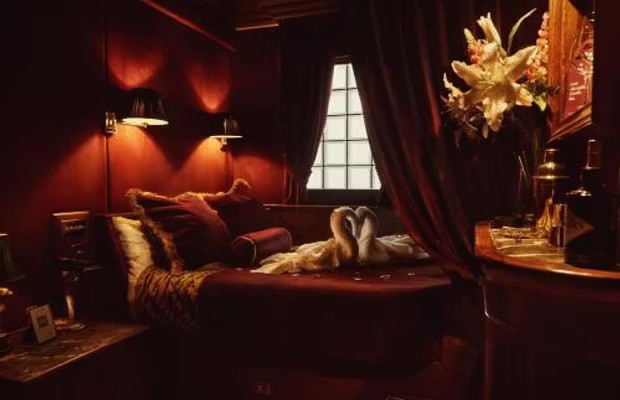 the best hotels in Edinburgh - House of Gods - Nomadoverse