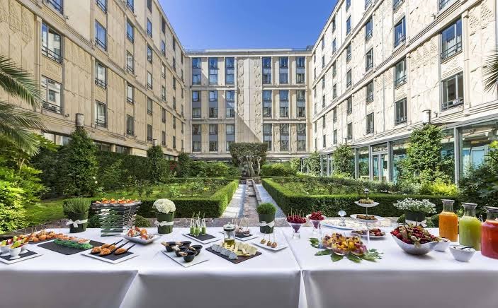 Nomadoverse - 10 BEST 5 Star Hotels in Paris 2025 - Hotel du Collectionneur