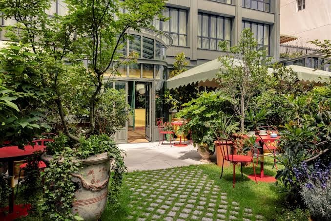 Nomadoverse - 10 BEST 5 Star Hotels in Paris 2025 - La Fantaisie