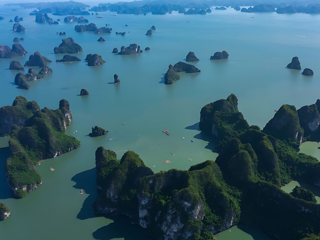Ha Long Bay (Vietnam)