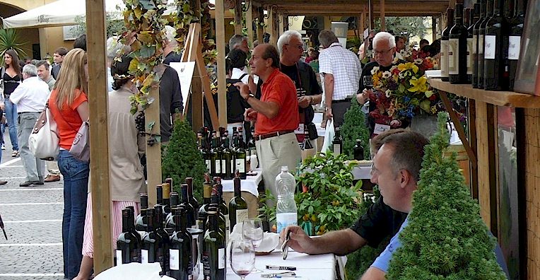 Most Popular Festivals in Italy 2025 - Nomadoverse -  Chianti Wine Festival