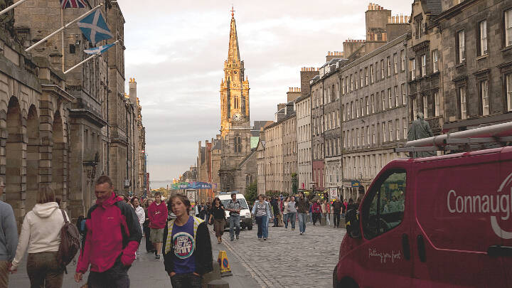 Romantic Weekend Getaways in the UK Perfect Spots for Couples - Nomadoverse -Edinburgh Historic Heart