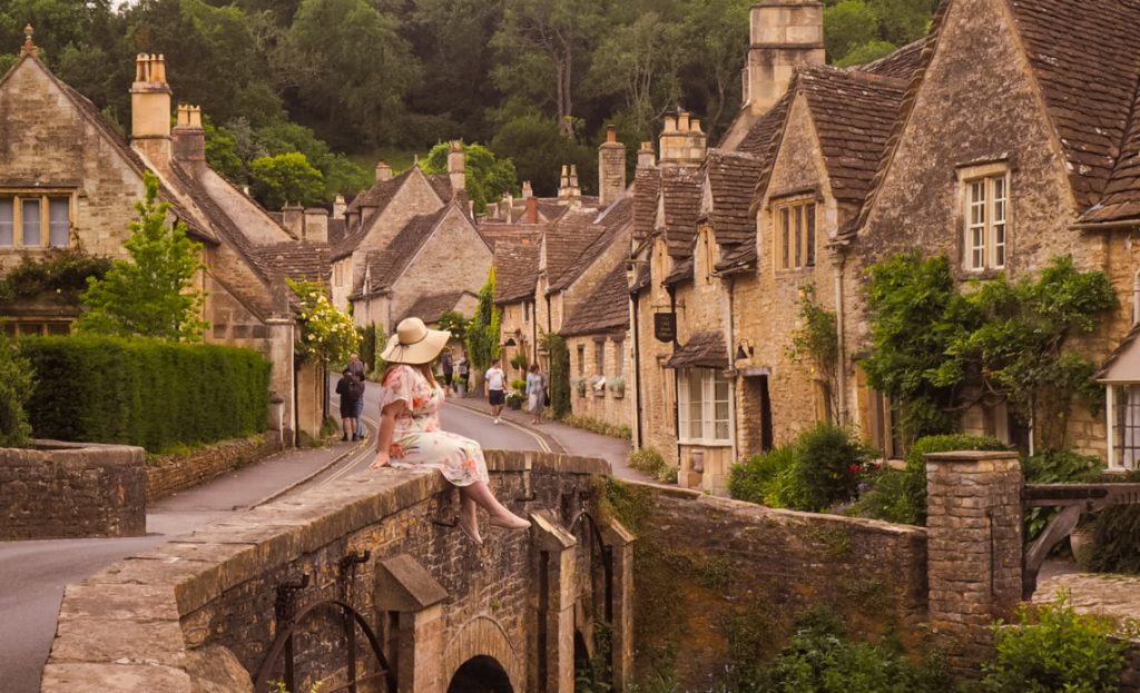 Romantic Weekend Getaways in the UK Perfect Spots for Couples - nomadoverse -The Cotswolds Village Vibes